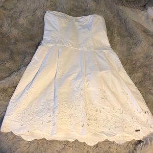 White strapless linen strapless dress